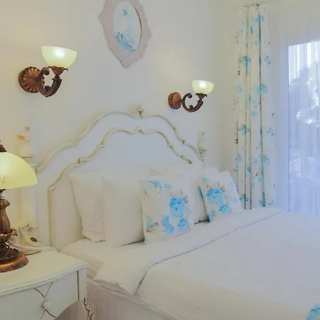 فندق Dantela Butik Çeşme